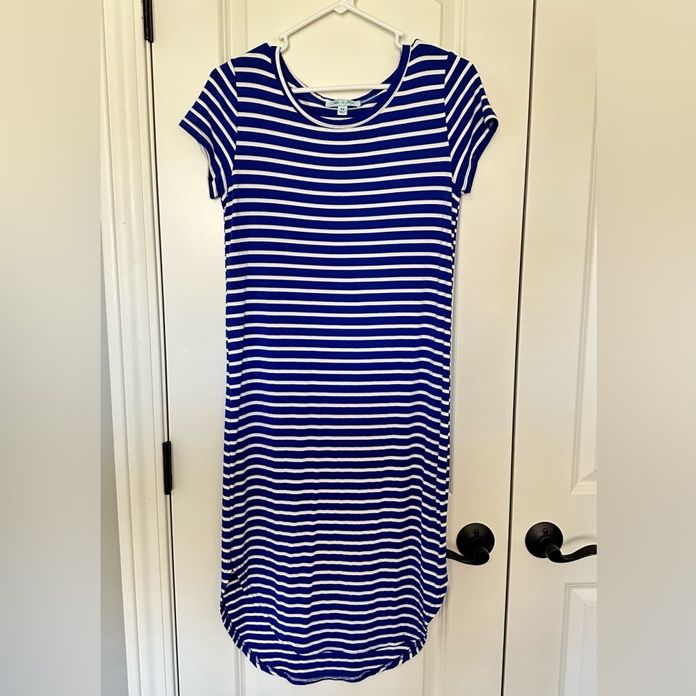 She + Sky T-Shirt Midi Dress